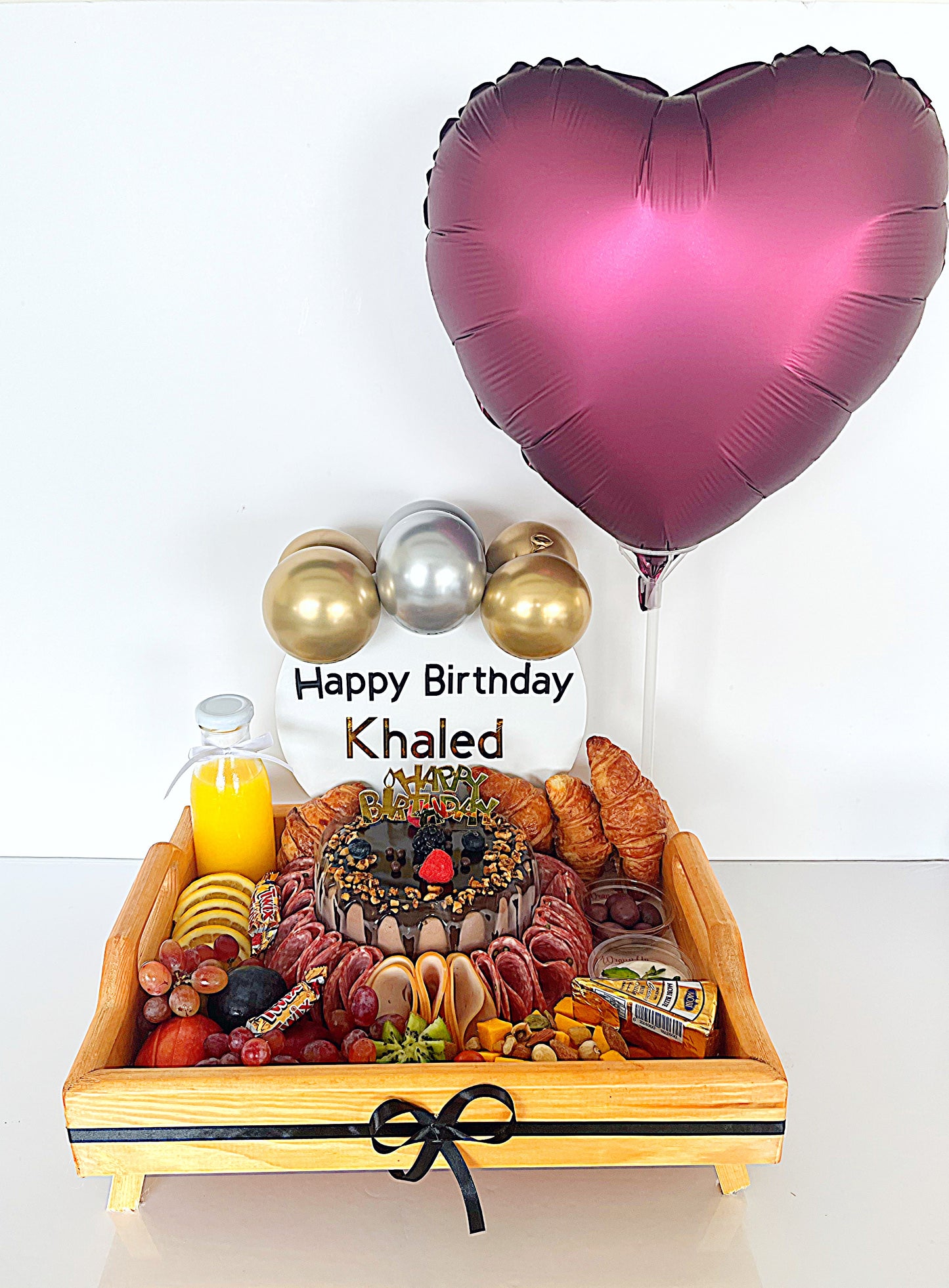 Royal Cheese Tray with a Cake