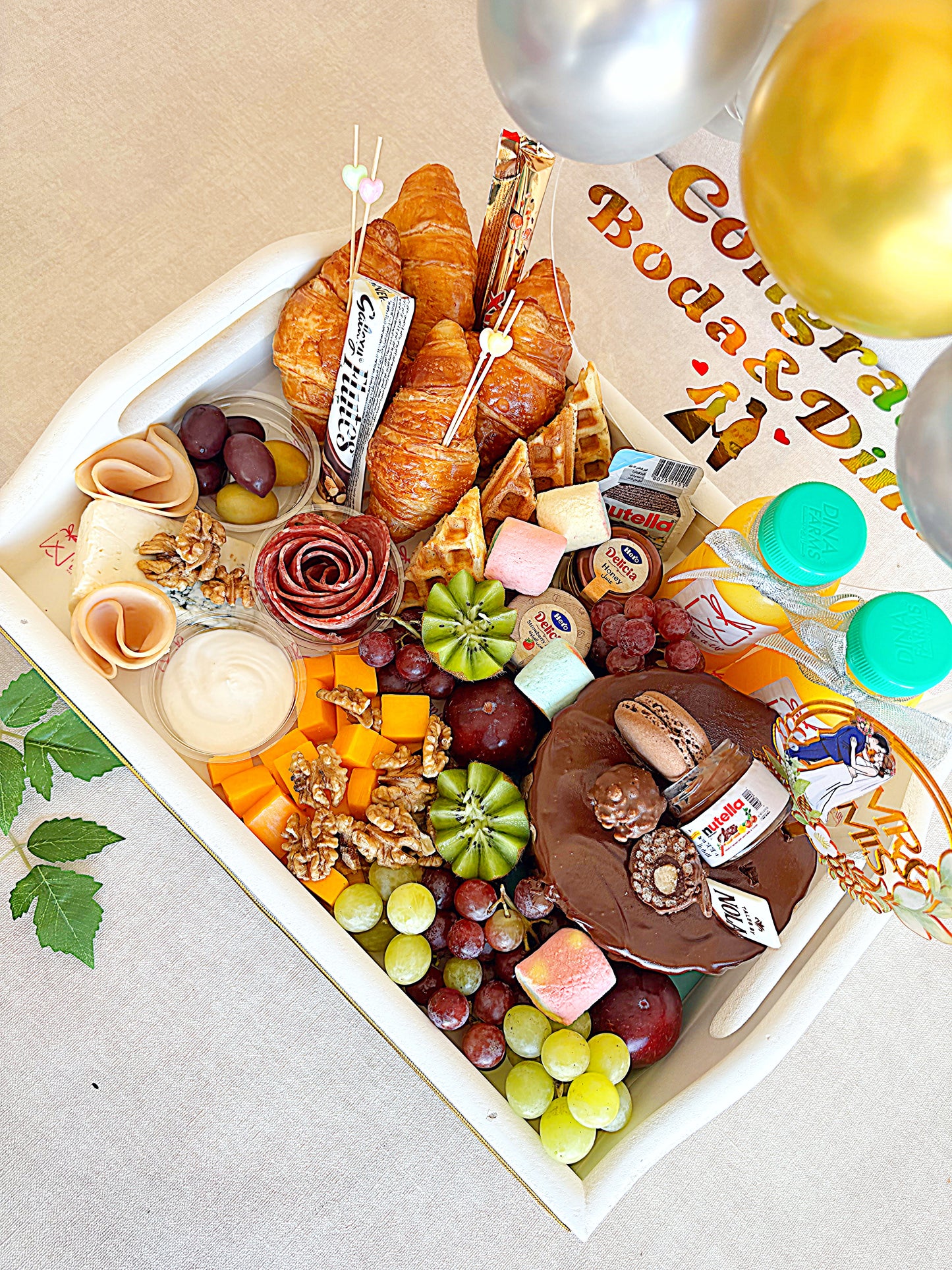 Royal couple anniversary Tray