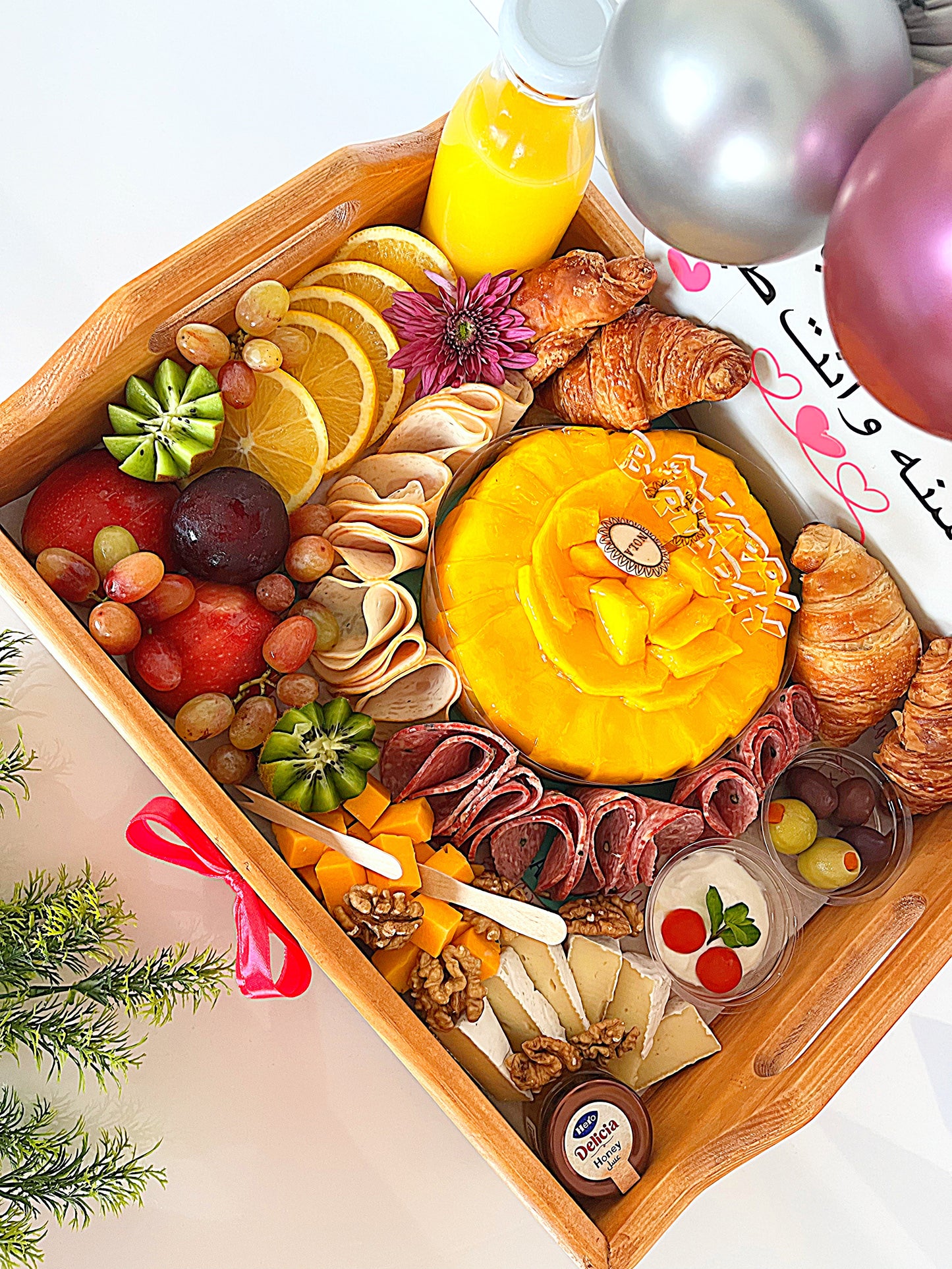 Royal Cheese Tray with a Cake