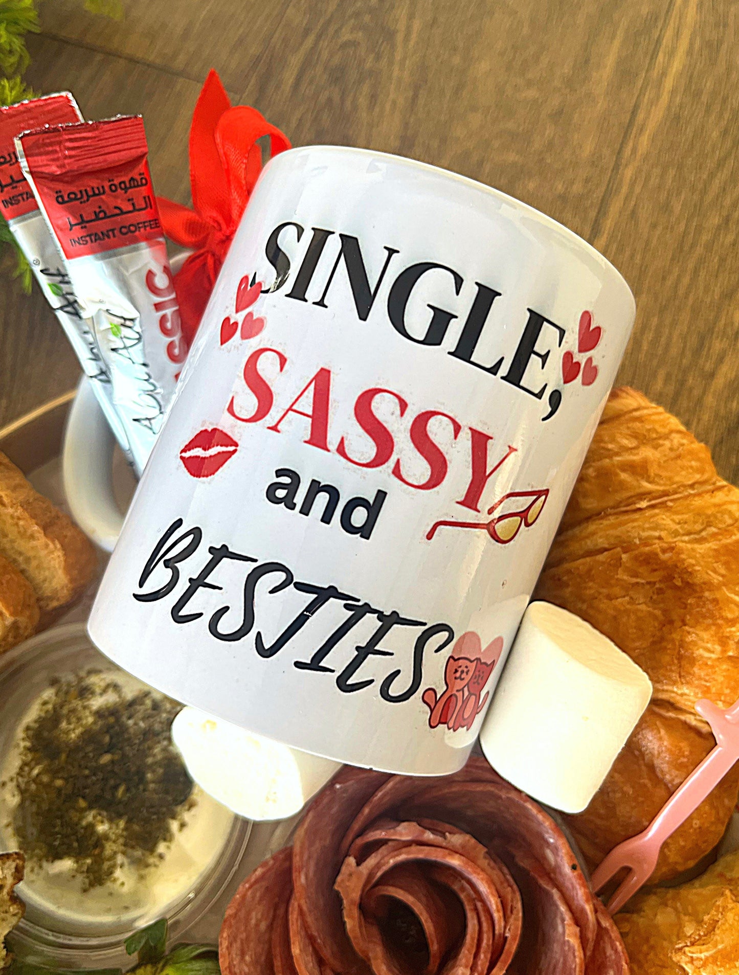 Round cheese tray with Mug